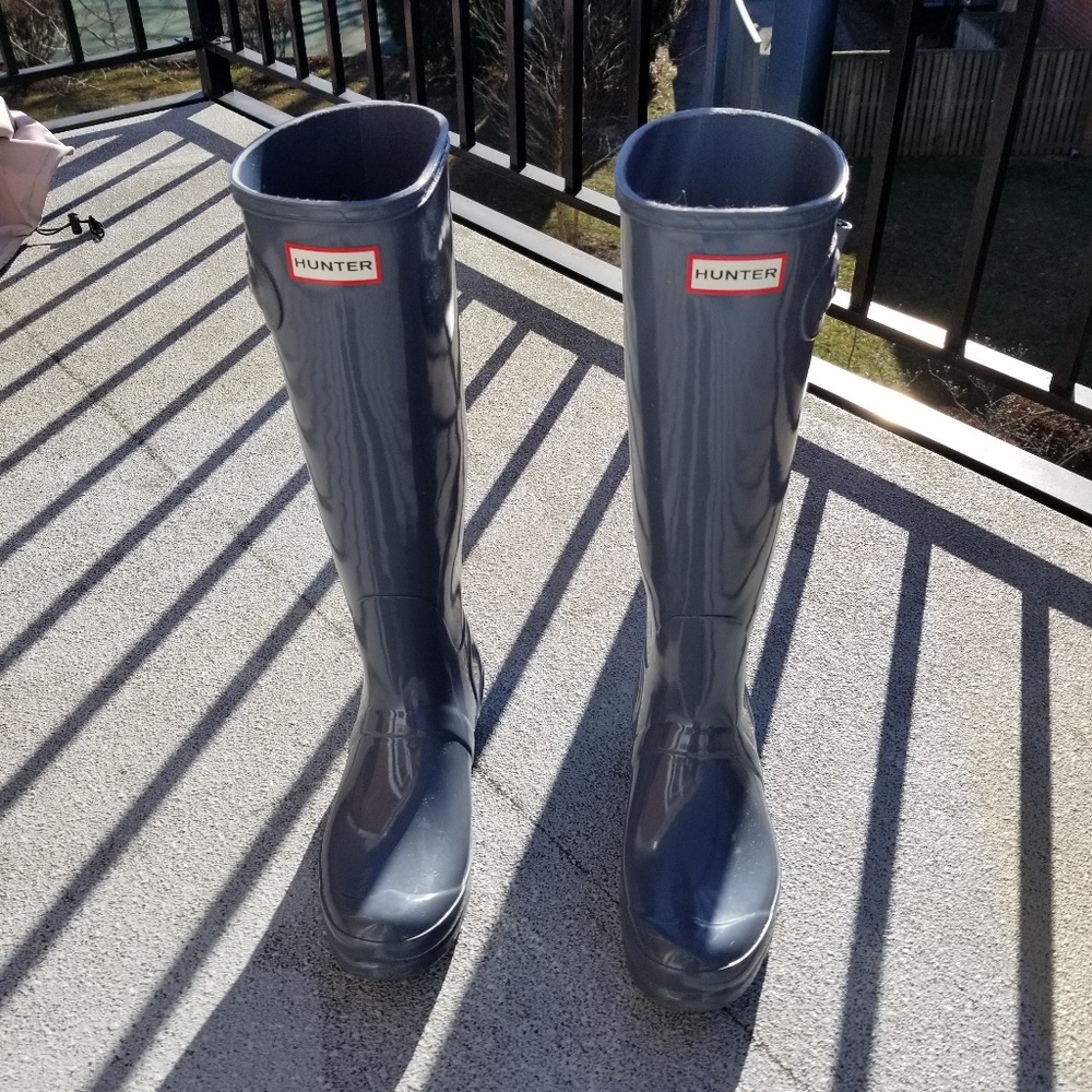 Tall Glossy Boots in Grey
